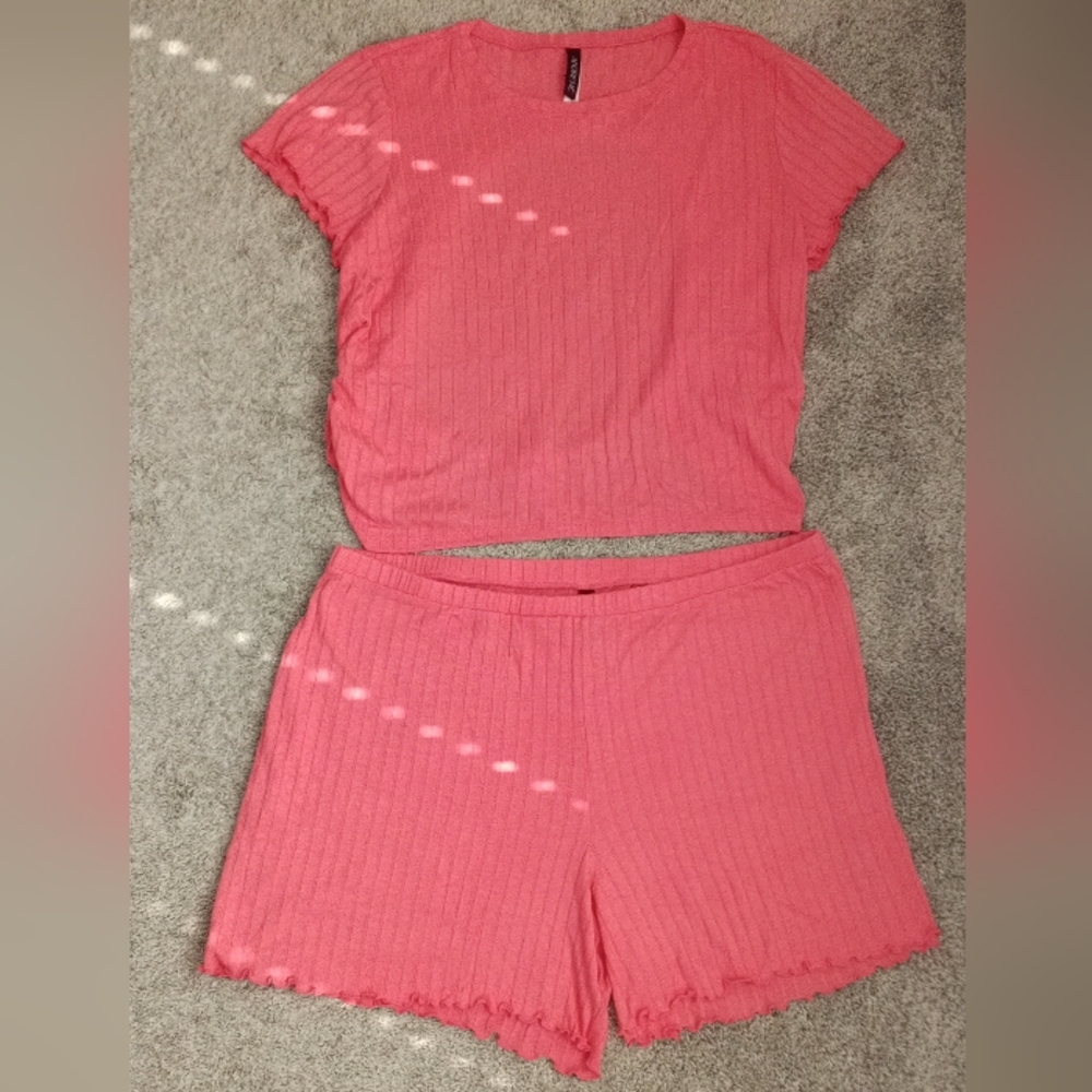 Adore Me, Women Pink T-shirt & Short Set size 2X.